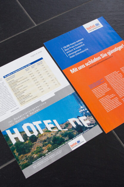 Composing hotel.de auf Anzeige und Flyer